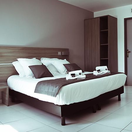 Hotel Le Cay Roquebrune-sur Argens Zimmer foto